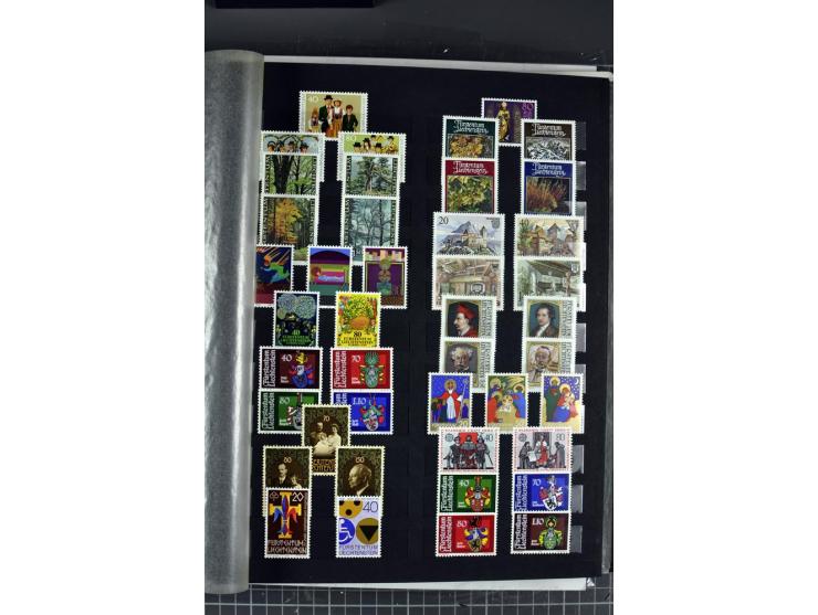 1971/2011, postfrische Sammlung im Einsteckbuch