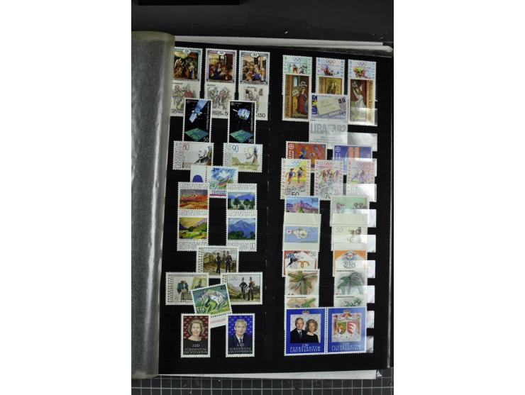 1971/2011, postfrische Sammlung im Einsteckbuch
