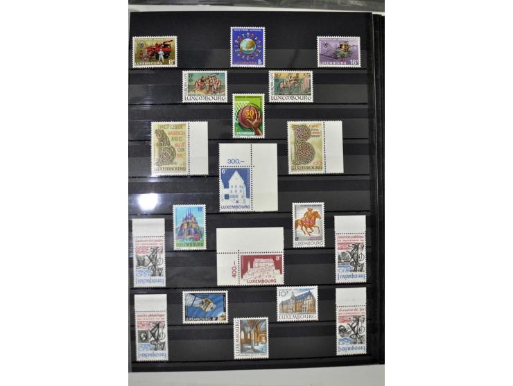  1960/2012, postfrische Sammlung in 2 Einsteckbüchern