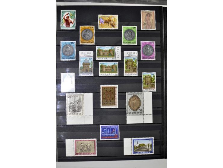  1960/2012, postfrische Sammlung in 2 Einsteckbüchern