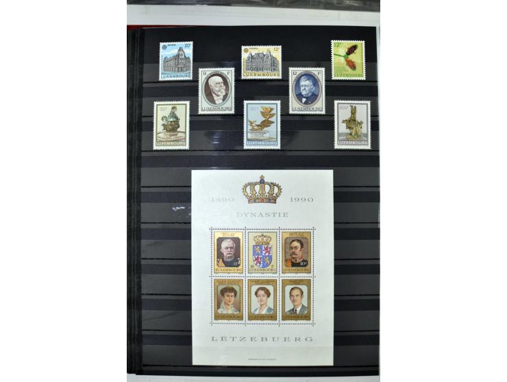  1960/2012, postfrische Sammlung in 2 Einsteckbüchern