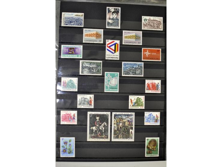  1960/2012, postfrische Sammlung in 2 Einsteckbüchern