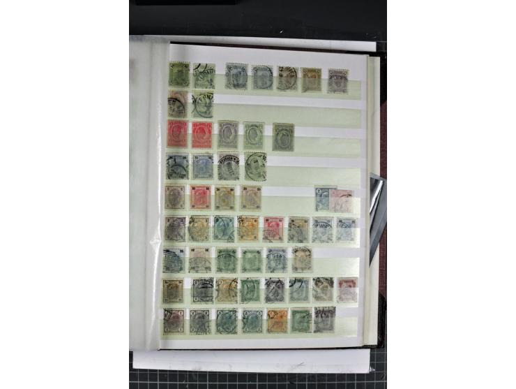 1850/1937, gestempelte Sammlung mit u.a. Mi.-Nr. 1 (7), 2 (3), 161-77, 555, 556, 558 etc., dazu Porto und Gebiete