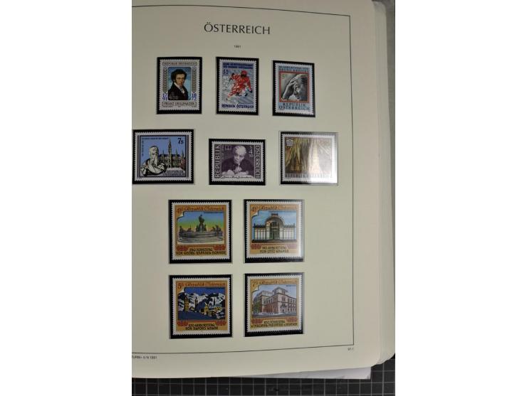 1945/2006, ab Mi.-Nr. 697 in den Hauptnummern bis auf Renner geschnitten und Mi.-Nr. 952-954 (ungebraucht) kpl. postfrische S