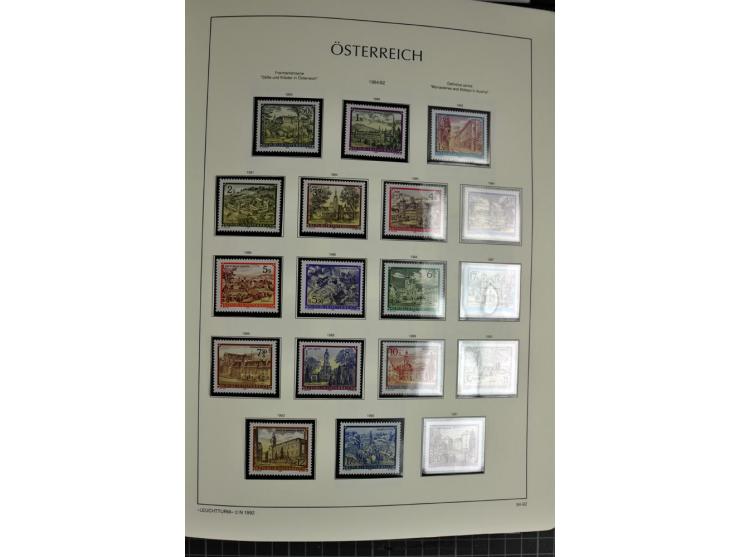 1945/2006, ab Mi.-Nr. 697 in den Hauptnummern bis auf Renner geschnitten und Mi.-Nr. 952-954 (ungebraucht) kpl. postfrische S