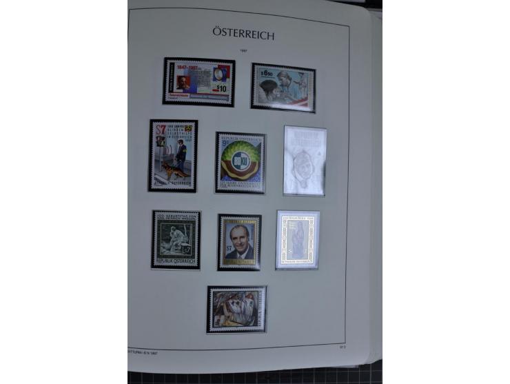 1945/2006, ab Mi.-Nr. 697 in den Hauptnummern bis auf Renner geschnitten und Mi.-Nr. 952-954 (ungebraucht) kpl. postfrische S