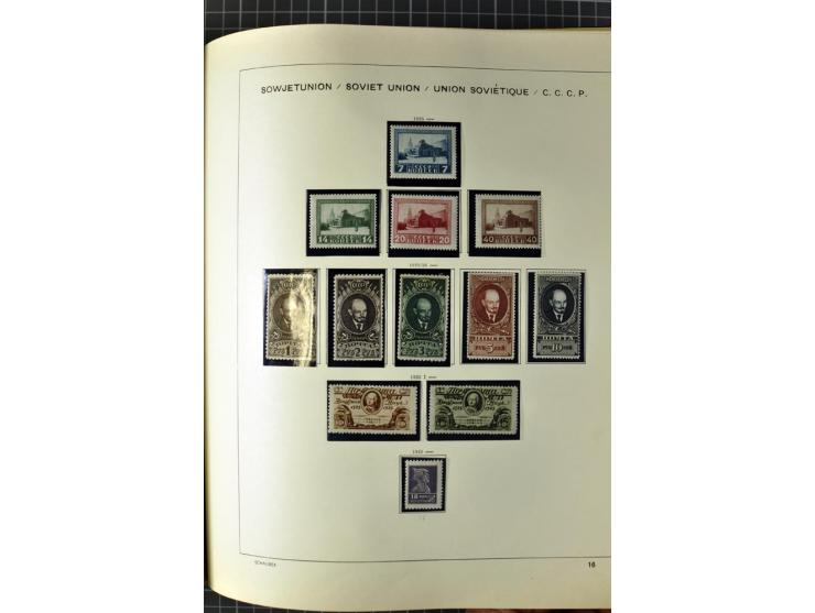 1875/1939, ungebrauchte Sammlung in vielen besseren Ausgaben dabei u.a. Mi.-Nr. 185IIB, 402-05B, 410-11A, 427-28, 429-49, 453