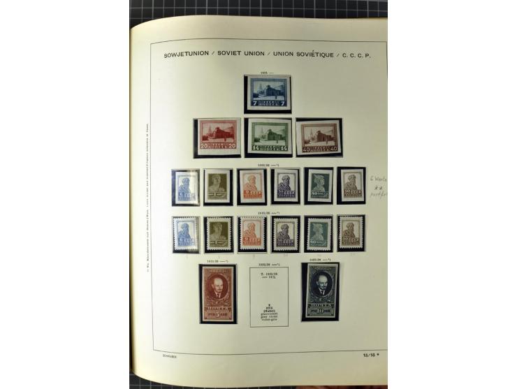 1875/1939, ungebrauchte Sammlung in vielen besseren Ausgaben dabei u.a. Mi.-Nr. 185IIB, 402-05B, 410-11A, 427-28, 429-49, 453