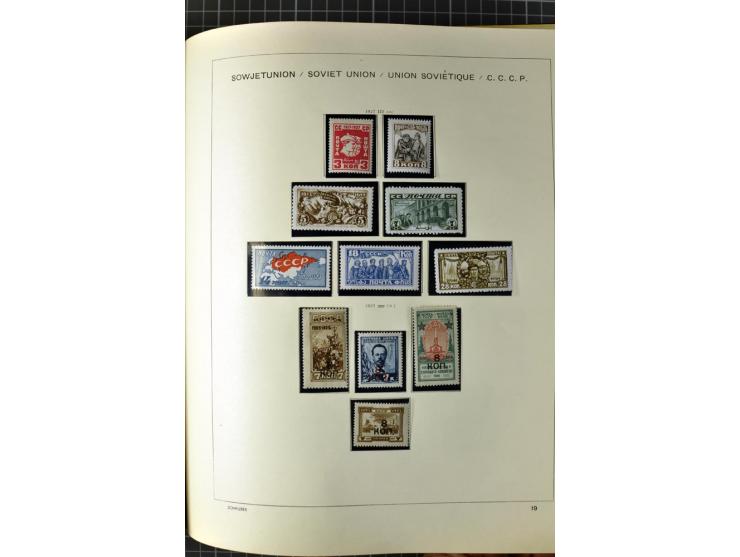 1875/1939, ungebrauchte Sammlung in vielen besseren Ausgaben dabei u.a. Mi.-Nr. 185IIB, 402-05B, 410-11A, 427-28, 429-49, 453