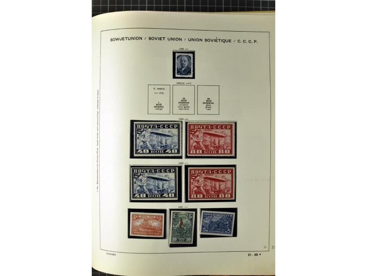 1875/1939, ungebrauchte Sammlung in vielen besseren Ausgaben dabei u.a. Mi.-Nr. 185IIB, 402-05B, 410-11A, 427-28, 429-49, 453