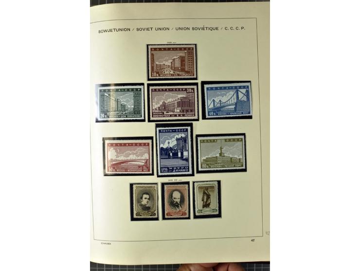 1875/1939, ungebrauchte Sammlung in vielen besseren Ausgaben dabei u.a. Mi.-Nr. 185IIB, 402-05B, 410-11A, 427-28, 429-49, 453