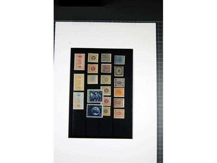1855/1945, ungebrauchte und postfrische Sammlung, sehr gut besetzt und etwas spezialisiert mit Farben, Typen, Heftchenpaaren,