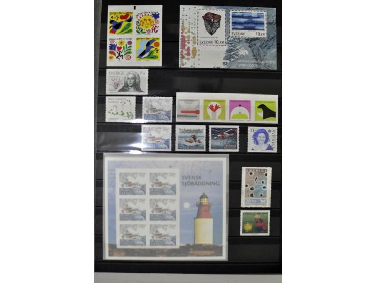 1980/2012, postfrische Sammlung mit Markenheftchen, Kleinbogen etc.
