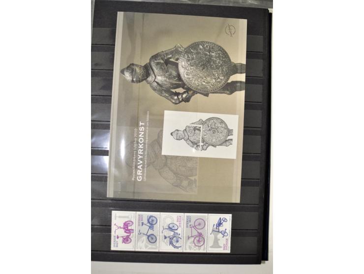 1980/2012, postfrische Sammlung mit Markenheftchen, Kleinbogen etc.