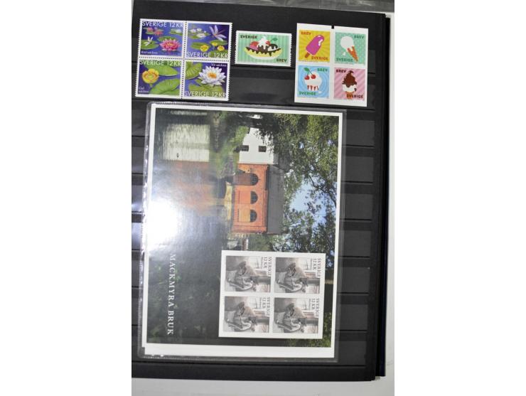 1980/2012, postfrische Sammlung mit Markenheftchen, Kleinbogen etc.
