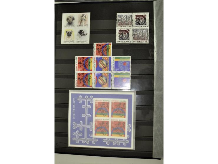 1980/2012, postfrische Sammlung mit Markenheftchen, Kleinbogen etc.