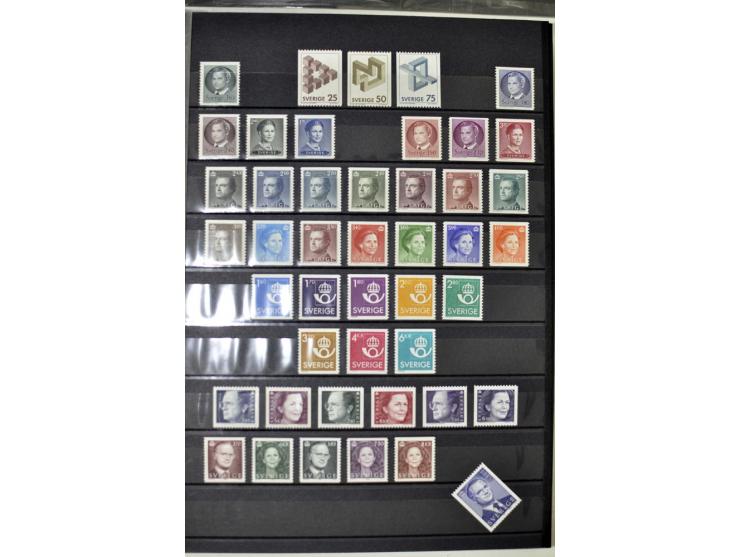 1980/2012, postfrische Sammlung mit Markenheftchen, Kleinbogen etc.
