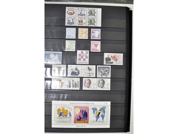 1980/2012, postfrische Sammlung mit Markenheftchen, Kleinbogen etc.