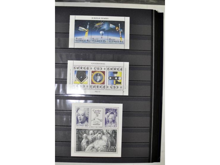 1980/2012, postfrische Sammlung mit Markenheftchen, Kleinbogen etc.