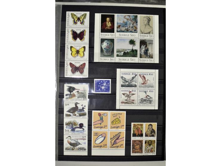 1980/2012, postfrische Sammlung mit Markenheftchen, Kleinbogen etc.