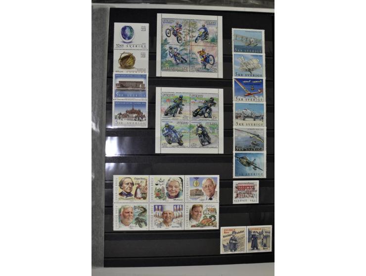 1980/2012, postfrische Sammlung mit Markenheftchen, Kleinbogen etc.