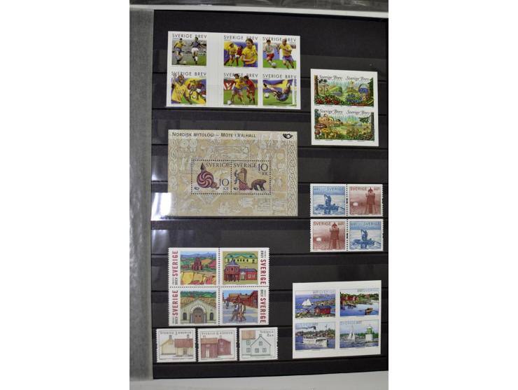 1980/2012, postfrische Sammlung mit Markenheftchen, Kleinbogen etc.