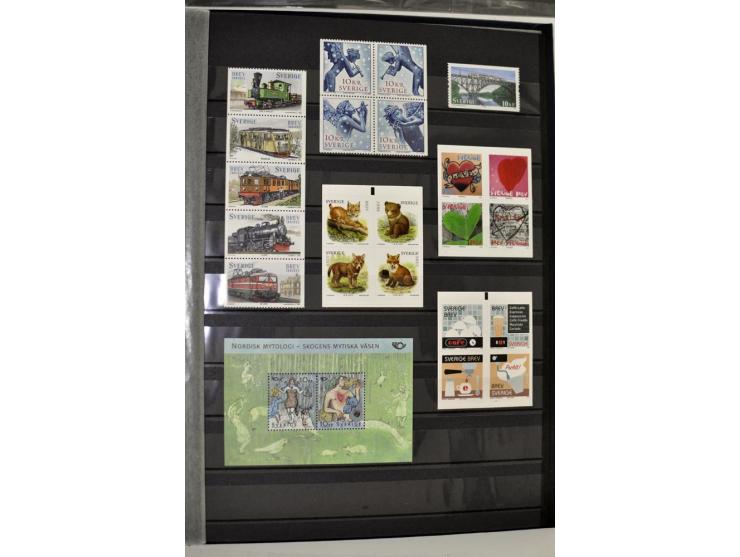 1980/2012, postfrische Sammlung mit Markenheftchen, Kleinbogen etc.