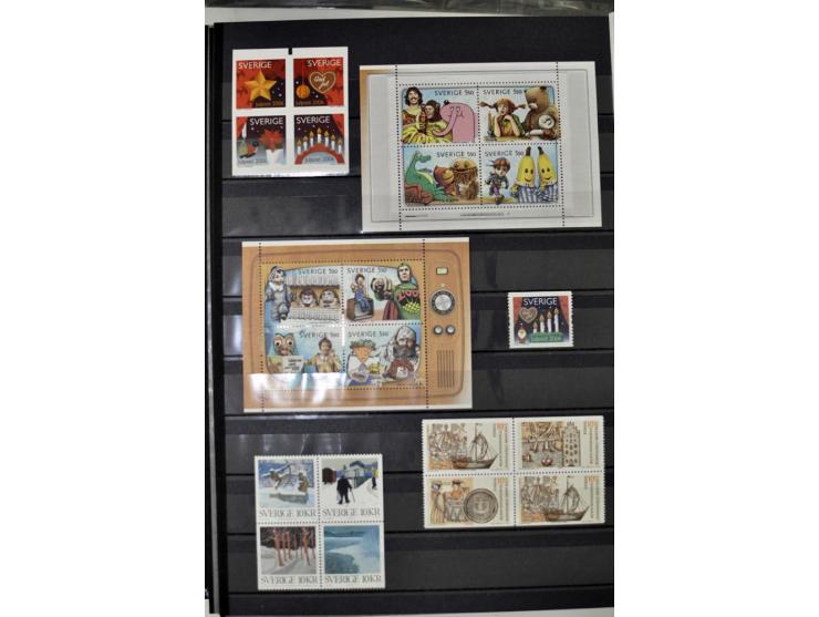 1980/2012, postfrische Sammlung mit Markenheftchen, Kleinbogen etc.