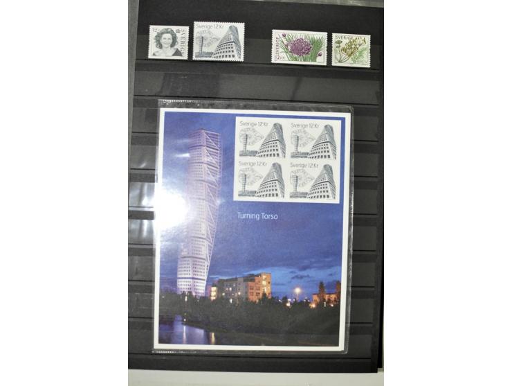 1980/2012, postfrische Sammlung mit Markenheftchen, Kleinbogen etc.
