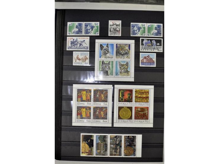 1980/2012, postfrische Sammlung mit Markenheftchen, Kleinbogen etc.