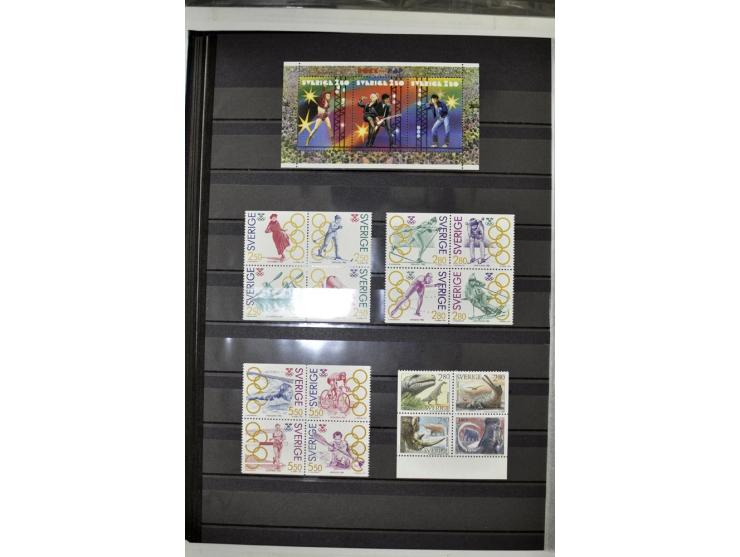 1980/2012, postfrische Sammlung mit Markenheftchen, Kleinbogen etc.