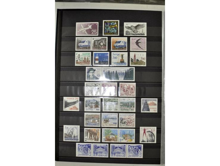 1980/2012, postfrische Sammlung mit Markenheftchen, Kleinbogen etc.