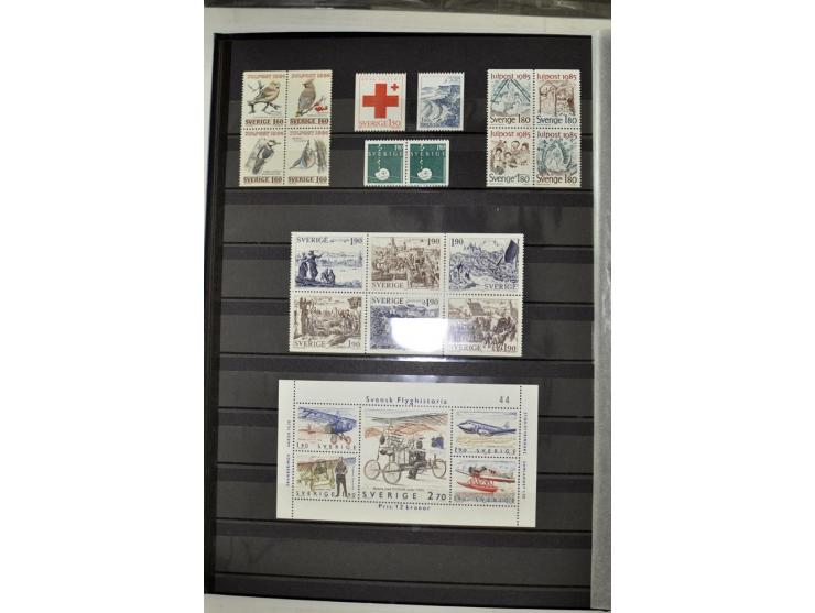 1980/2012, postfrische Sammlung mit Markenheftchen, Kleinbogen etc.