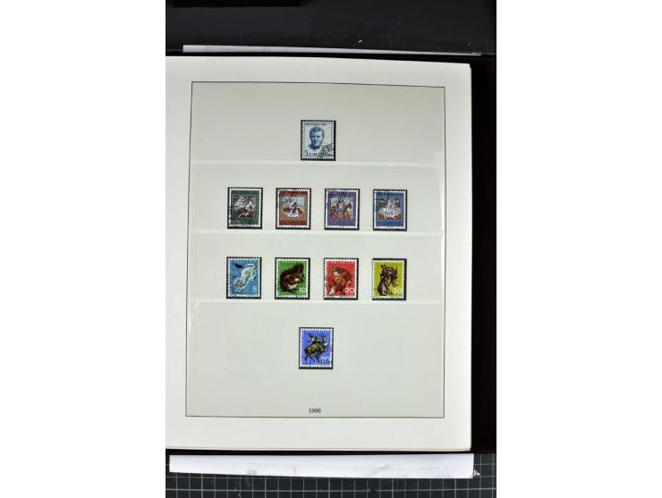 1854/1986, postfrische, ungebrauchte und gestempelte Sammlung in 3 Lindner-T-Alben