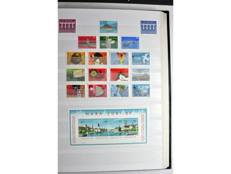  1960/2002, postfrische Sammlung mit Kleinbogen etc.