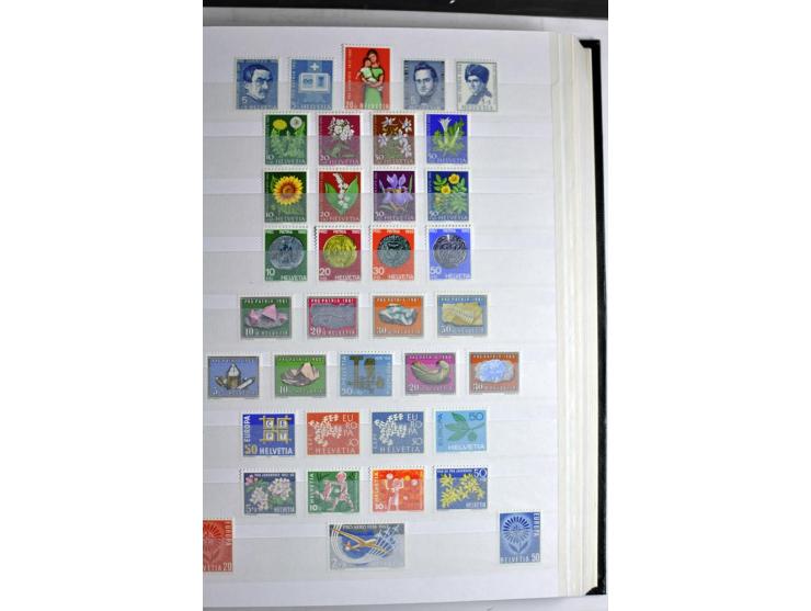  1960/2002, postfrische Sammlung mit Kleinbogen etc.