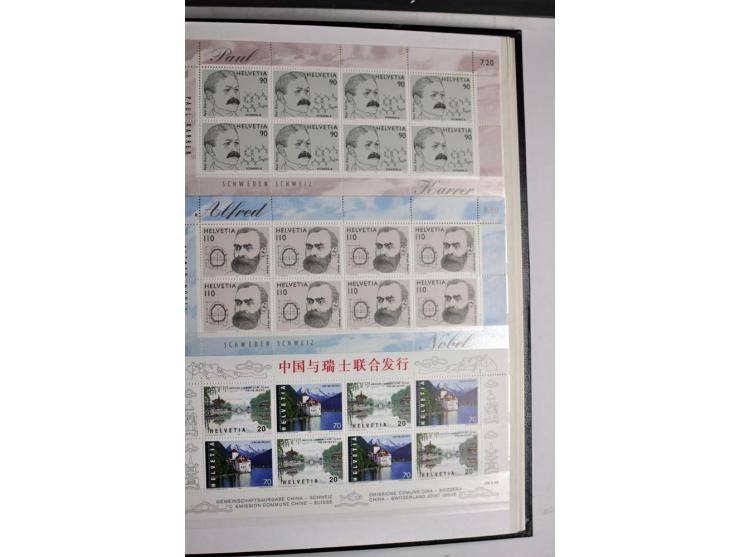  1960/2002, postfrische Sammlung mit Kleinbogen etc.