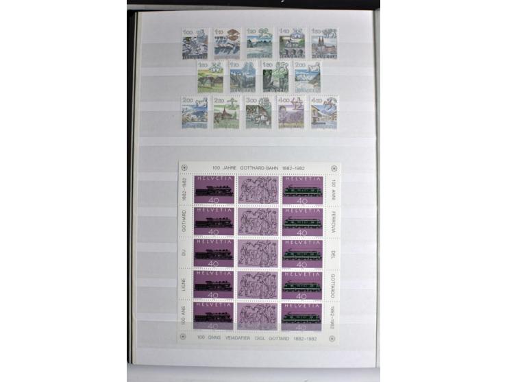  1960/2002, postfrische Sammlung mit Kleinbogen etc.