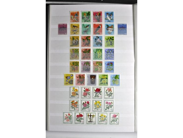  1960/2002, postfrische Sammlung mit Kleinbogen etc.