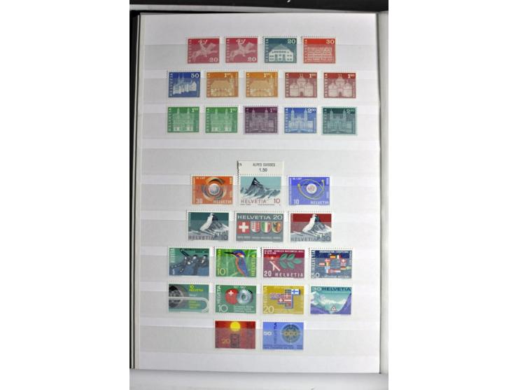 1960/2002, postfrische Sammlung mit Kleinbogen etc.