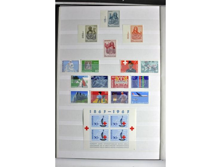  1960/2002, postfrische Sammlung mit Kleinbogen etc.