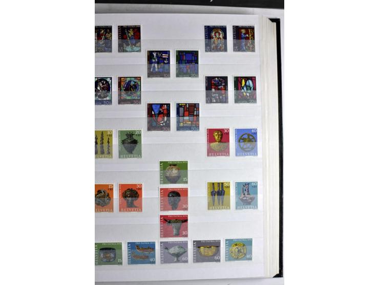  1960/2002, postfrische Sammlung mit Kleinbogen etc.