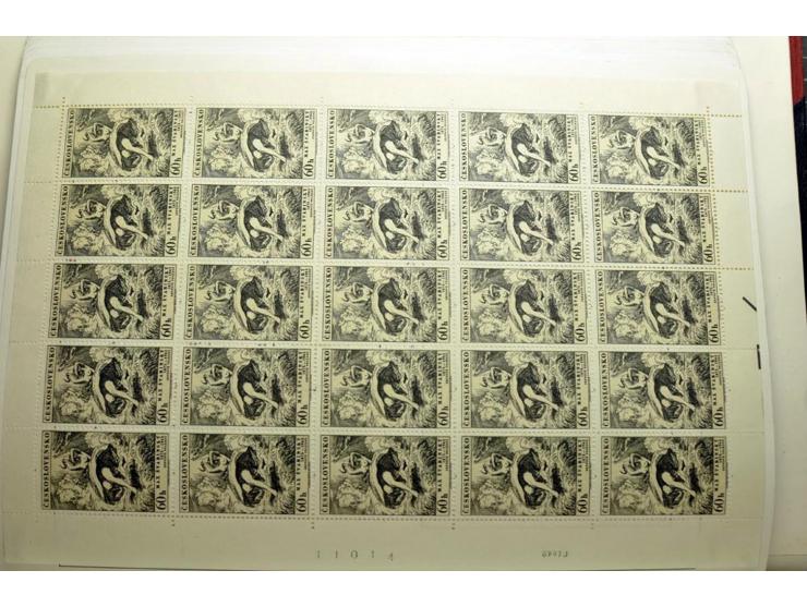  1918/86, ungebrauchte und gestempelte Sammlung mit lokalen Revolutionsausgaben, VZOREC auf Hradschin, Portoprovisiorien, Pro