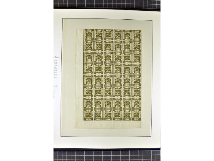 1918/27, 3bändige Spezialsammlung der Mi. 4-14,mit vielen Plattenfehlern, fehlenden Zähnungslöchern, Zwischenstegpaaren, Einh