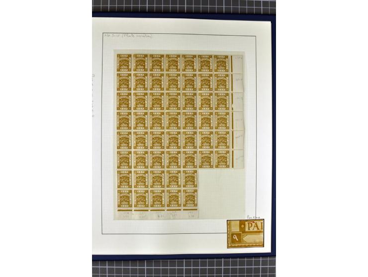 1918/27, 3bändige Spezialsammlung der Mi. 4-14,mit vielen Plattenfehlern, fehlenden Zähnungslöchern, Zwischenstegpaaren, Einh