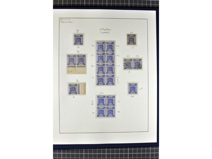 1918/27, 3bändige Spezialsammlung der Mi. 4-14,mit vielen Plattenfehlern, fehlenden Zähnungslöchern, Zwischenstegpaaren, Einh