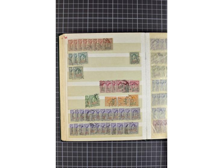 1920/85, vorwiegend postfrischer und gestempelter Bestand mit vielen Bogen(teile), dazu ein guter Teil Jordanische Besetzung 