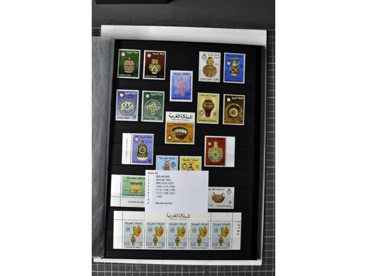  1943/2011, postfrische, anfangs etwas ungebrauchte Sammlung mit besseren Ausgaben wie Mi.-Nr. 1058 etc.