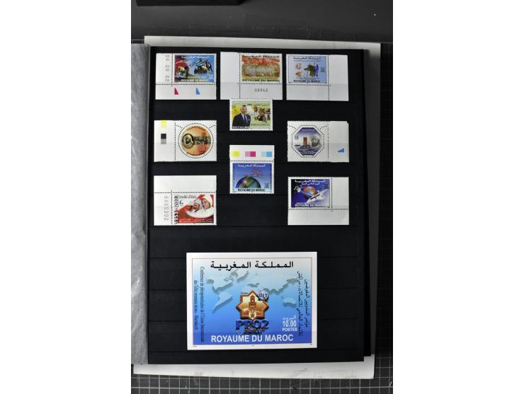  1943/2011, postfrische, anfangs etwas ungebrauchte Sammlung mit besseren Ausgaben wie Mi.-Nr. 1058 etc.