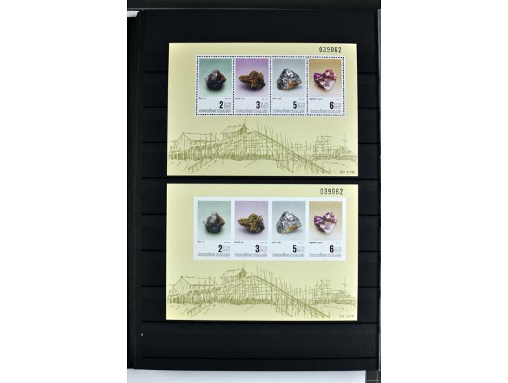  1883/2010, postfrische, anfangs auch ungebrauchte Sammlung mit u.a. Mi.-Nr. 274-81, 311-15, 319-21, 258-74, 411-27, Bl.13B, 
